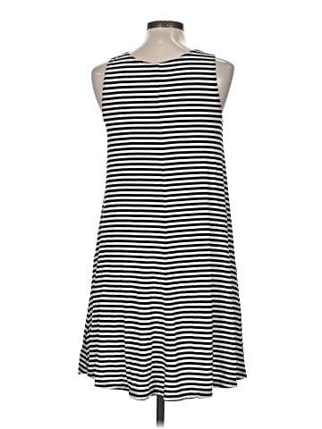 Old Navy Casual Dress (view 2)