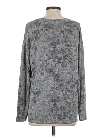 Liz Claiborne Long Sleeve T-Shirt (view 2)