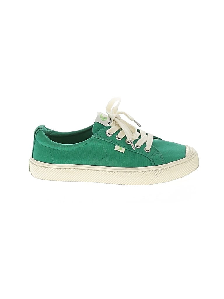 Pre-owned Cariuma Sneakers In Green