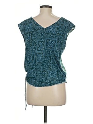Tiny Sleeveless Blouse (view 2)