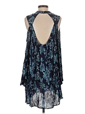 Angie Sleeveless Blouse (view 2)