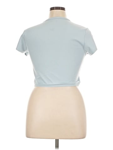 Uniqlo Short Sleeve T-Shirt (view 2)