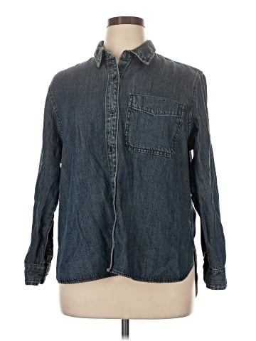 Universal Thread Long Sleeve Button-Down Shirt (view 1)