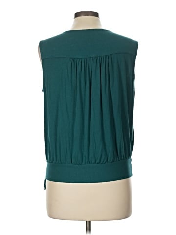 Amour Vert Sleeveless Blouse (view 2)