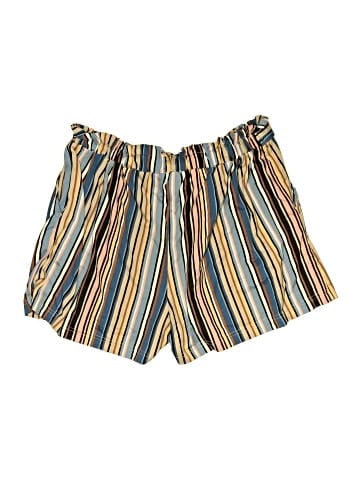 Full Circle Trends With Love Shorts (view 2)