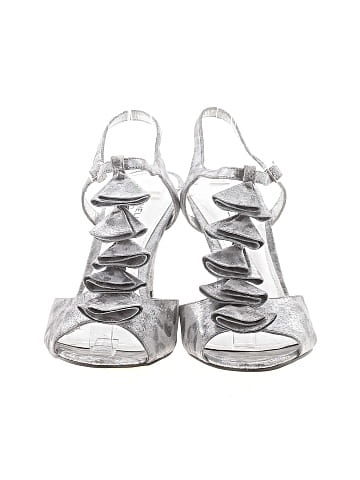 Michelle D. Heels (view 2)