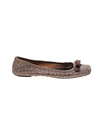 Mia Flats (view 1)