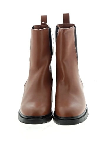 Amazon Essentials Ankle Boots (view 2)