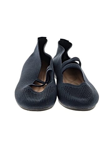 Unbranded Flats (view 2)