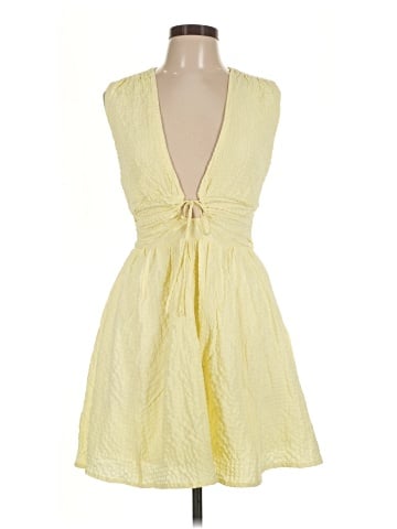 Abercrombie & Fitch Cocktail Dress (view 1)