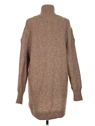 Vince. Pullover Sweater (view 2)
