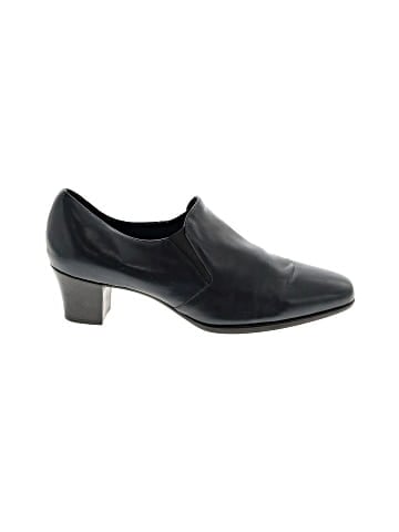 Munro American Heels (view 1)