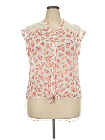 No Boundaries Sleeveless Blouse (view 1)