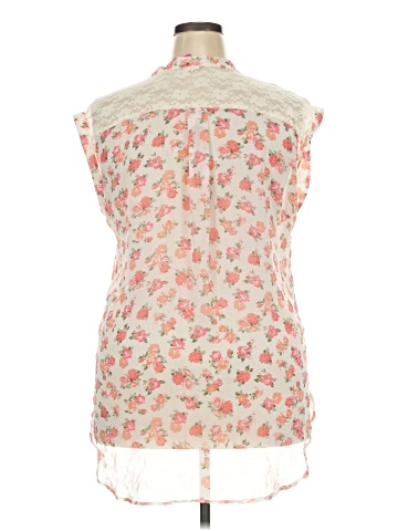 No Boundaries Sleeveless Blouse (view 2)