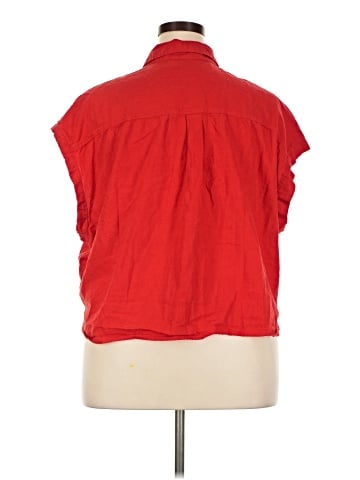 Gap Sleeveless Button-Down Shirt (view 2)
