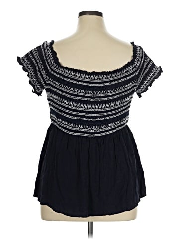 City Chic Short Sleeve Top (view 2)