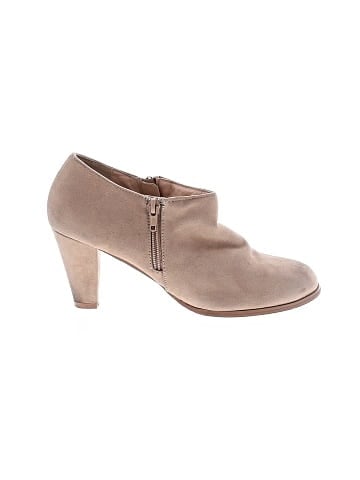 Journee Collection Ankle Boots (view 1)