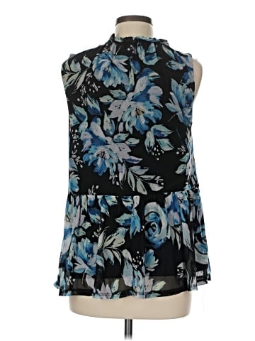 North Style Sleeveless Blouse (view 2)