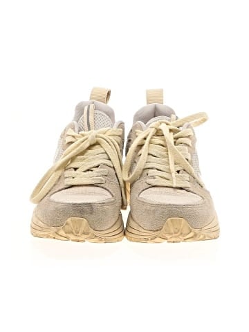 VEJA Sneakers (view 2)