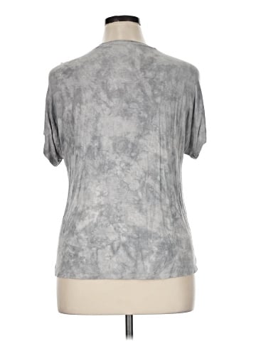 American Eagle Outfitters Sleeveless T-Shirt (view 2)
