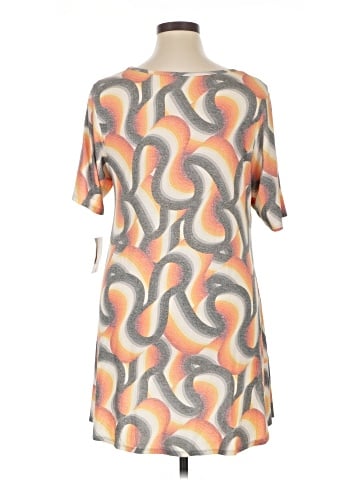 Lularoe Short Sleeve Top (view 2)