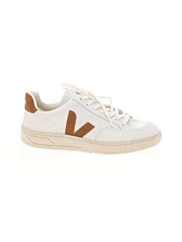 VEJA Sneakers (view 1)