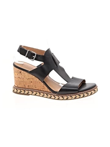 Crown Vintage Wedges (view 1)
