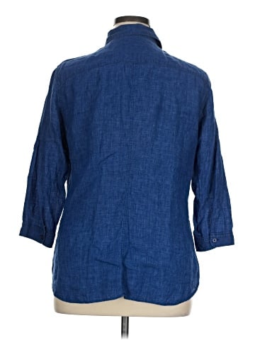 Uniqlo 3/4 Sleeve Button-Down Shirt (view 2)