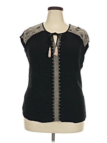 Daniel Rainn Sleeveless T-Shirt (view 1)