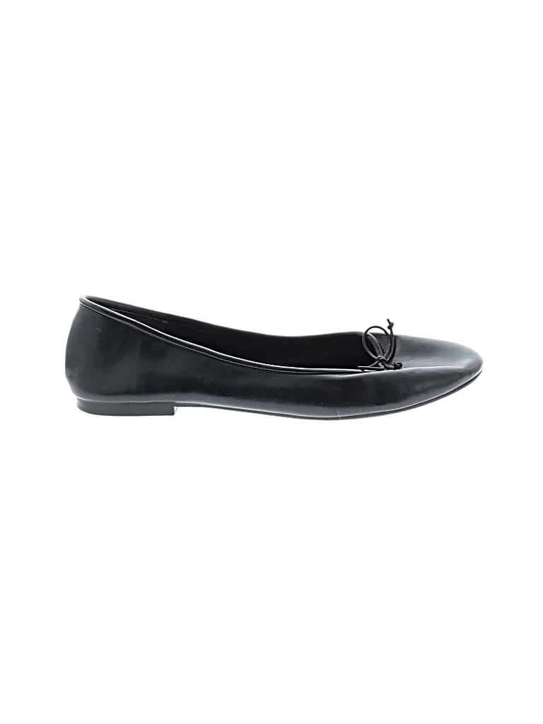 Pre-owned Just Fab Flats In Black