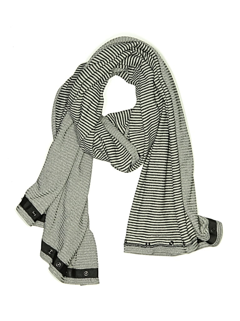 Pre-owned Lululemon Athletica Scarf In Gray