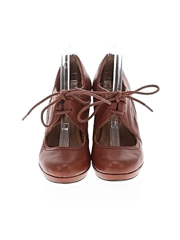 Clarks Heels (view 2)