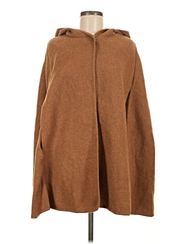 Akemi + Kin Poncho (view 1)