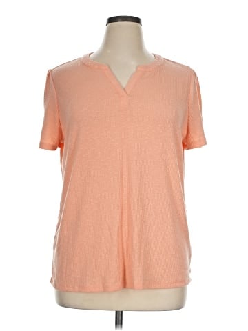 Maurices Short Sleeve T-Shirt (view 1)