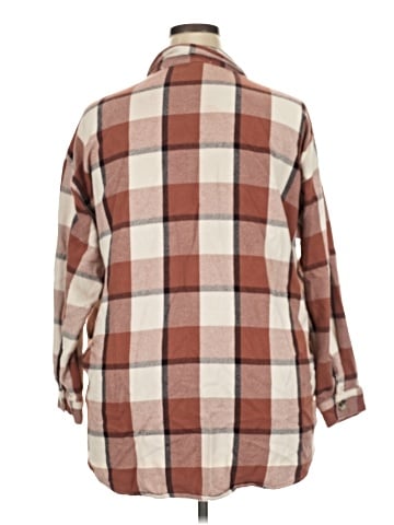 Maurices Long Sleeve Button-Down Shirt (view 2)