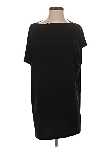 Vince. Short Sleeve T-Shirt (view 1)