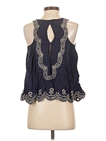 Lulumari Sleeveless Blouse (view 2)