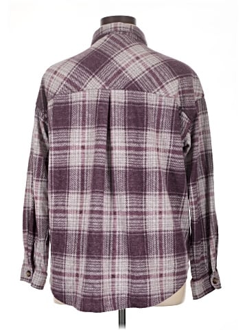 Maurices Long Sleeve Button-Down Shirt (view 2)