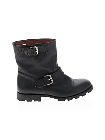 Closed Boots (view 1)