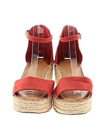 Kelly & Katie Wedges (view 2)