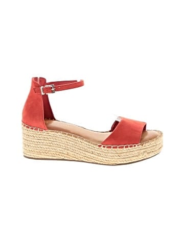 Kelly & Katie Wedges (view 1)