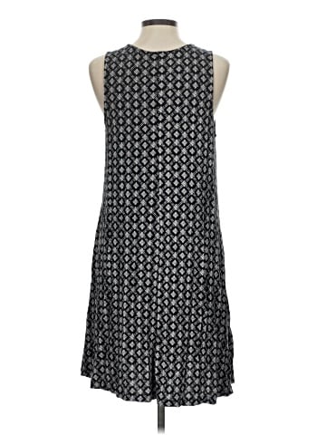 Old Navy Casual Dress (view 2)