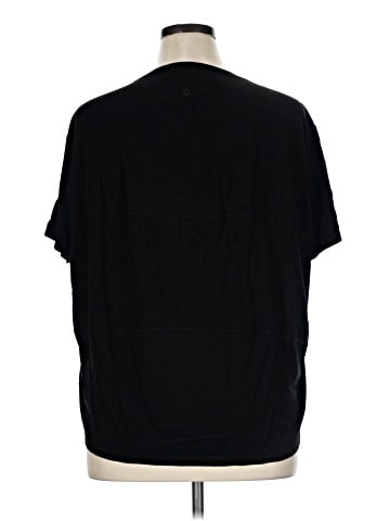 Lululemon Athletica Short Sleeve T-Shirt (view 2)
