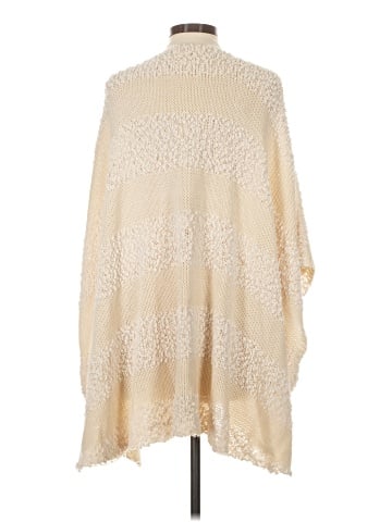 Lovestitch Poncho (view 2)