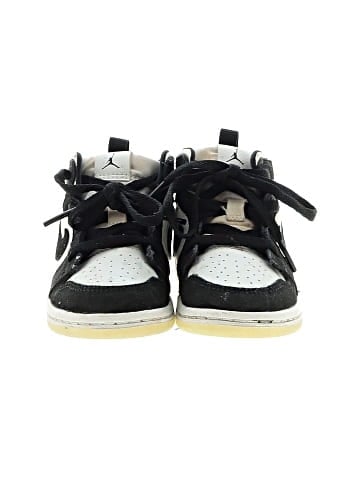 Air Jordan Sneakers (view 2)