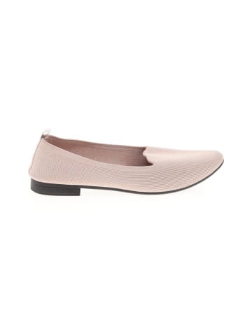 Unbranded Flats (view 1)