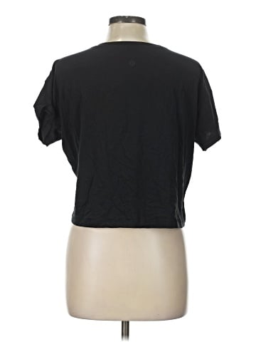 Lululemon Athletica Short Sleeve T-Shirt (view 2)