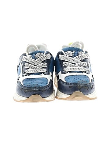 OshKosh B'gosh Sneakers (view 2)