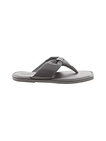 Old Navy Flip Flops (view 1)