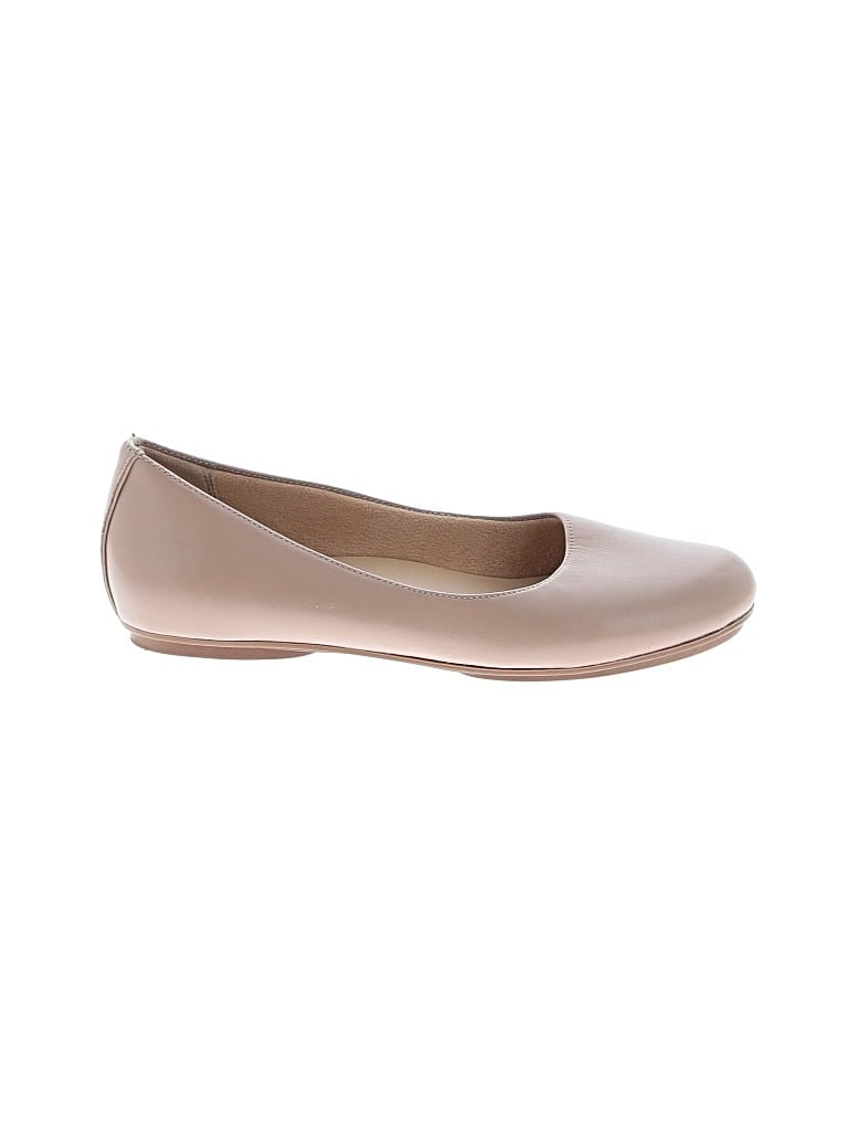 Pre-owned Naturalizer Flats In Tan
